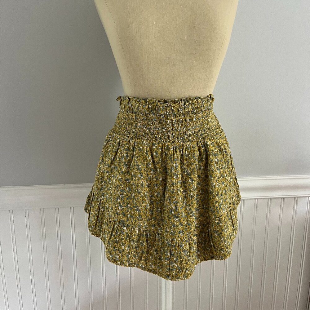 Aeropostale blue and yellow floral skort